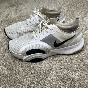 Nike HIIT Tennis Shoes